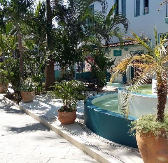 Szálloda Delphinus Inn