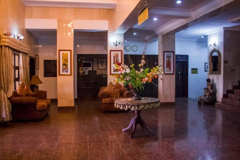Dees Hotels, Apartments And Suites