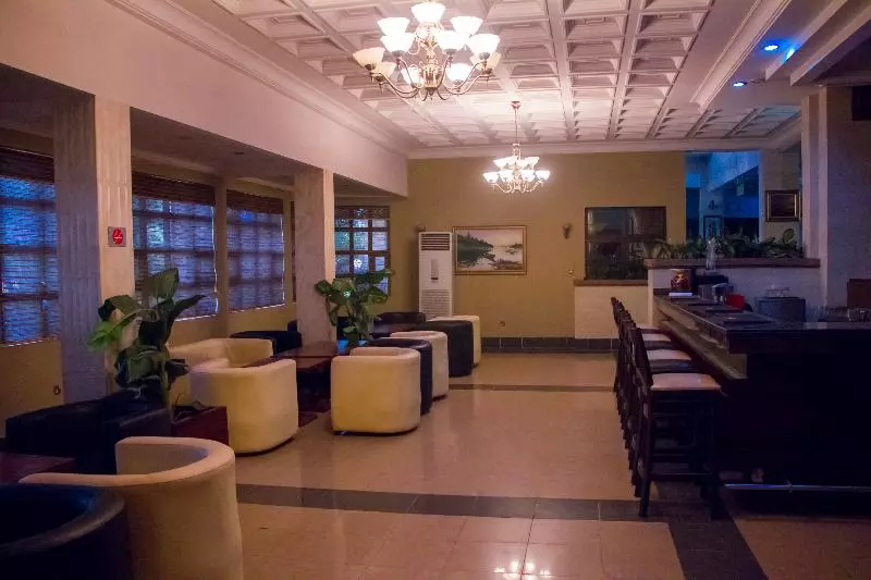 Dees Hotels, Apartments And Suites