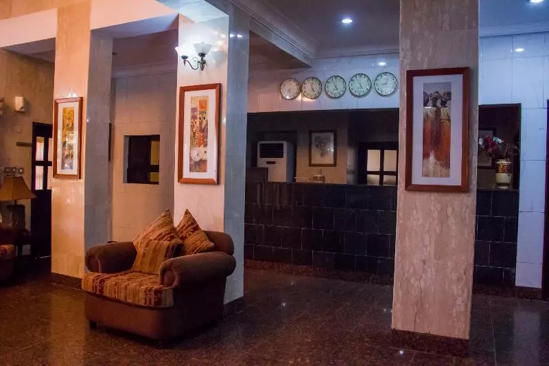 Dees Hotels, Apartments And Suites