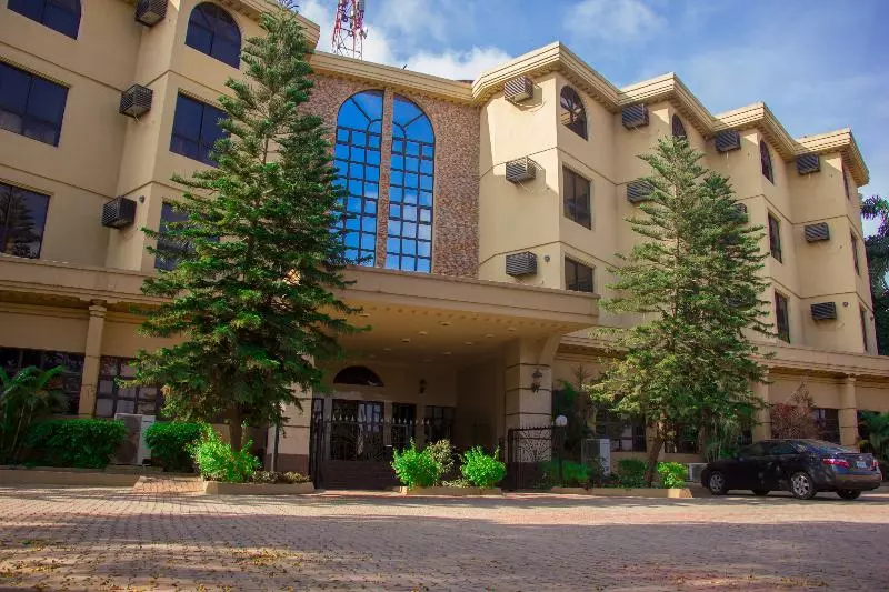Dees Hotels, Apartments And Suites