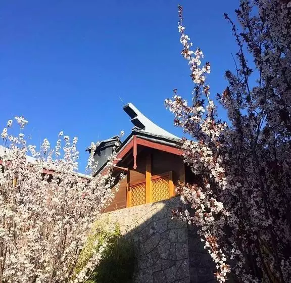 ホテル Lijiang Jin Mao Unique  & Resort