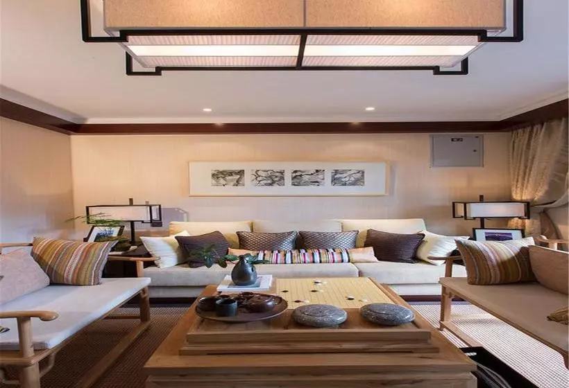 ホテル Lijiang Jin Mao Unique  & Resort