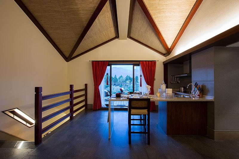 Отель Lijiang Jin Mao Unique & Resort