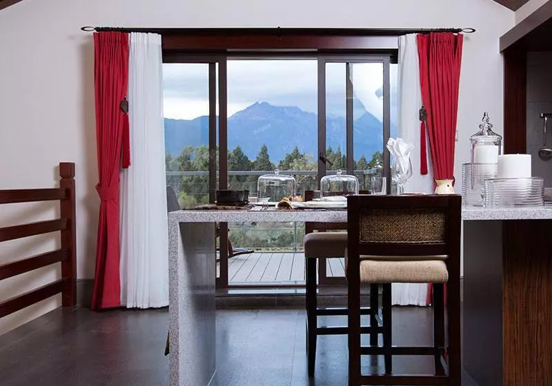 ホテル Lijiang Jin Mao Unique  & Resort