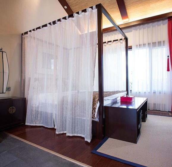 Отель Lijiang Jin Mao Unique & Resort