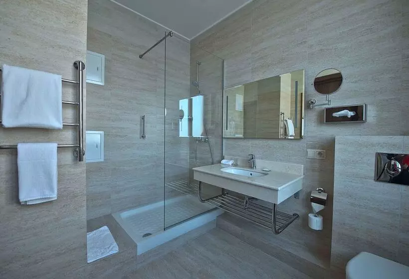 Ramada By Wyndham Rostov On Don Hotel And Spa