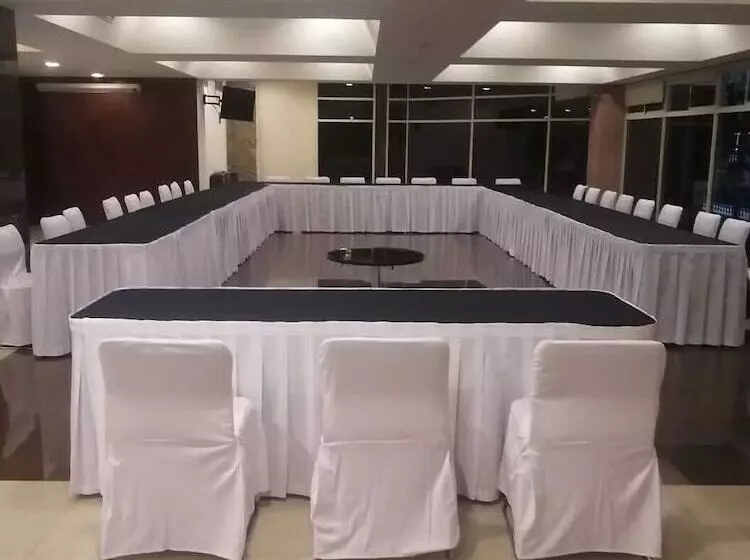 هتل Real Plaza Aguascalientes