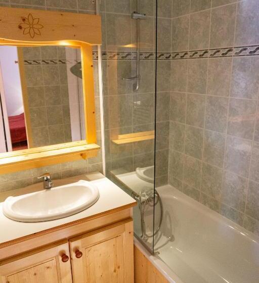 Отель Résidence Goélia Les Terrasses Du Corbier