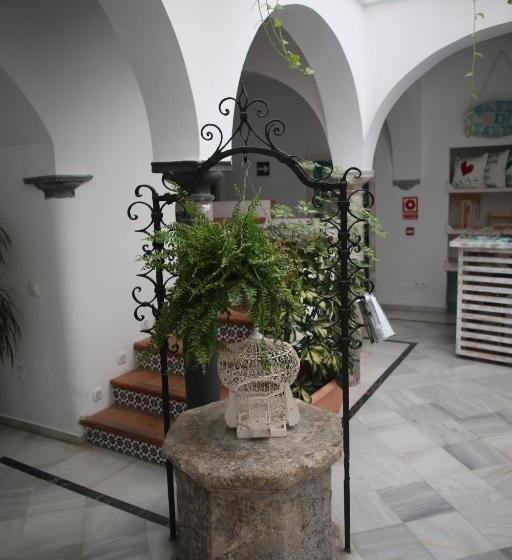 Wake Up In Tarifa Hostel & Restaurant Lounge