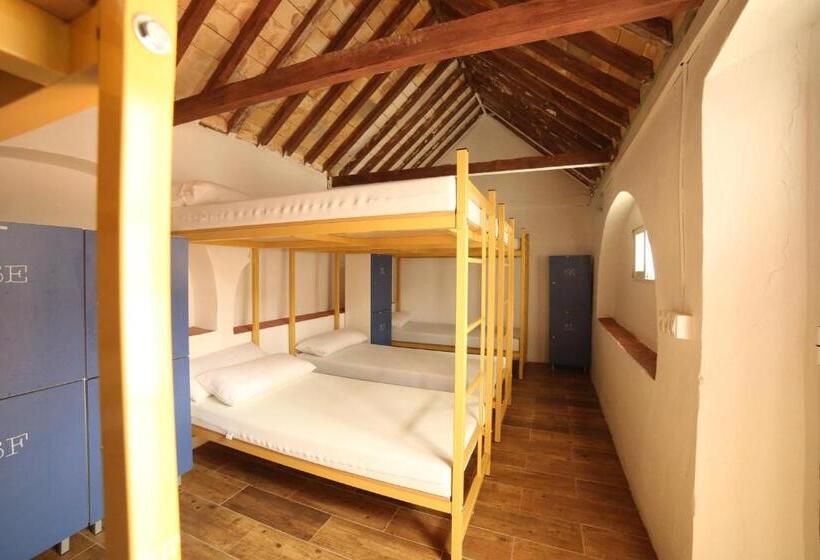 Wake Up In Tarifa Hostel & Restaurant Lounge