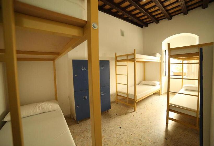 Wake Up In Tarifa Hostel & Restaurant Lounge