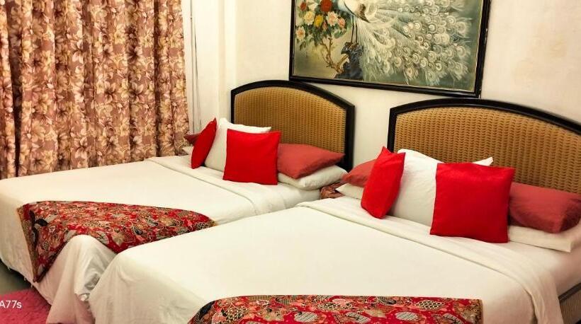 Hospedaria Forest Paradise Inn Teluk Bahang Private Malay Traditional House Concept