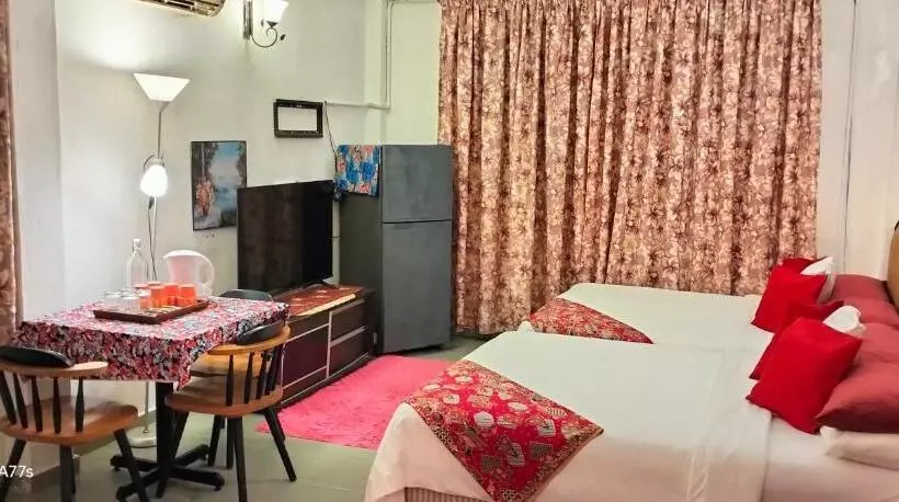 Retkeilymaja Forest Paradise Inn Teluk Bahang Private Malay Traditional House Concept