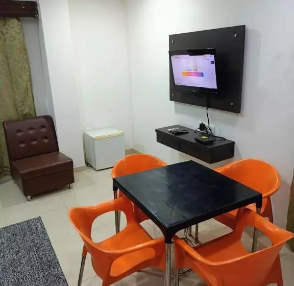 ホテル Anand Inn