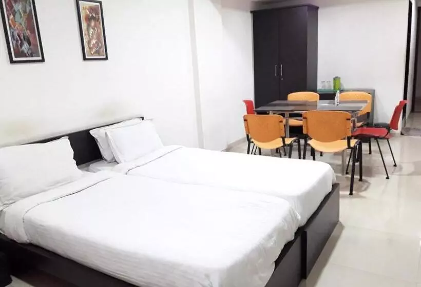 ホテル Anand Inn