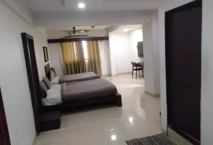 ホテル Anand Inn