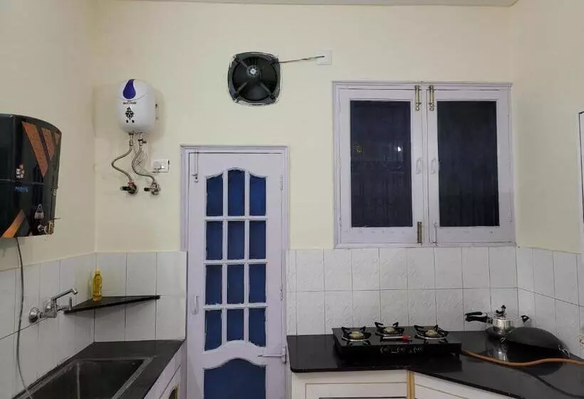 پانسیون Regalia Home Sapphire Stay