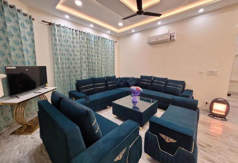 Pensão Regalia Home Sapphire Stay