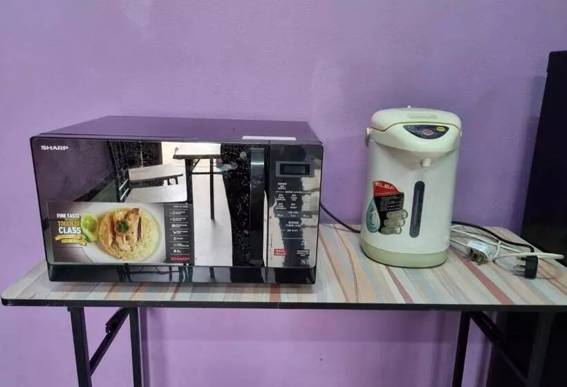 Majatalo E.r. Budget Inn