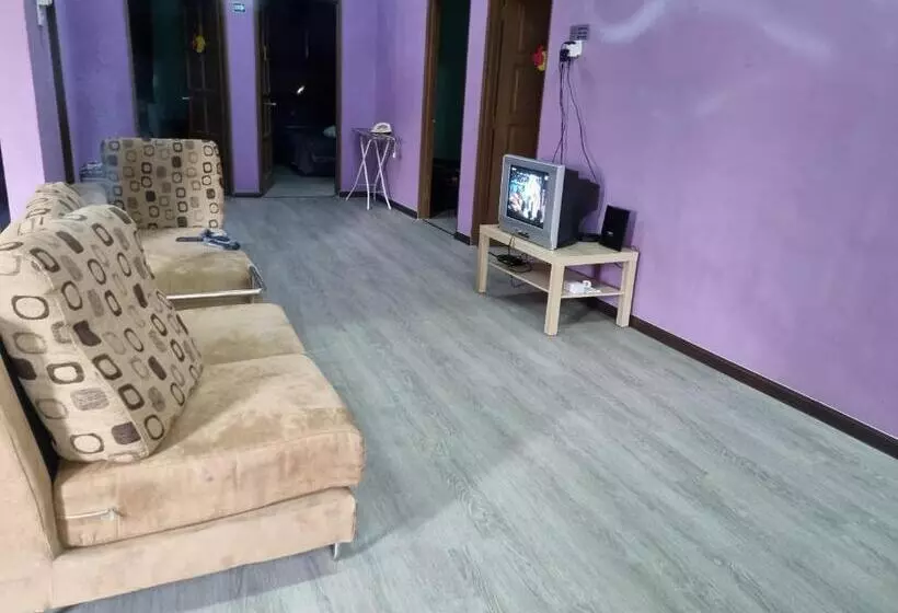 Majatalo E.r. Budget Inn