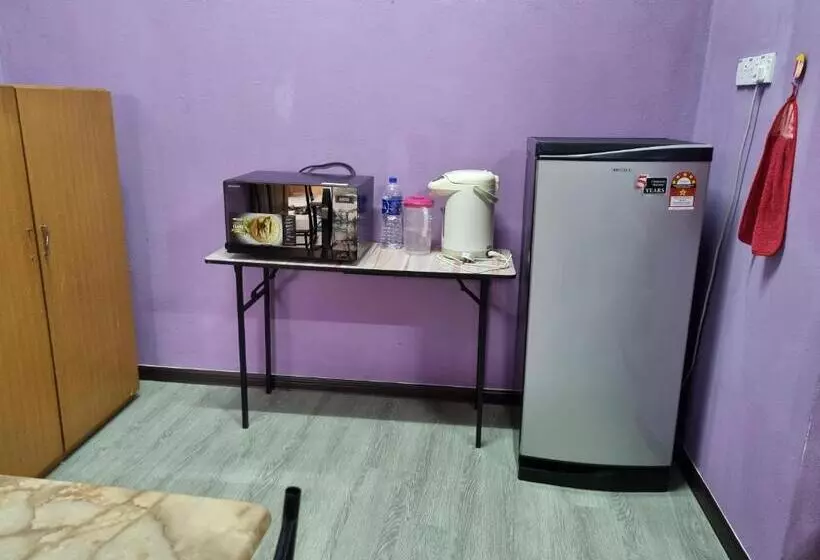 Majatalo E.r. Budget Inn