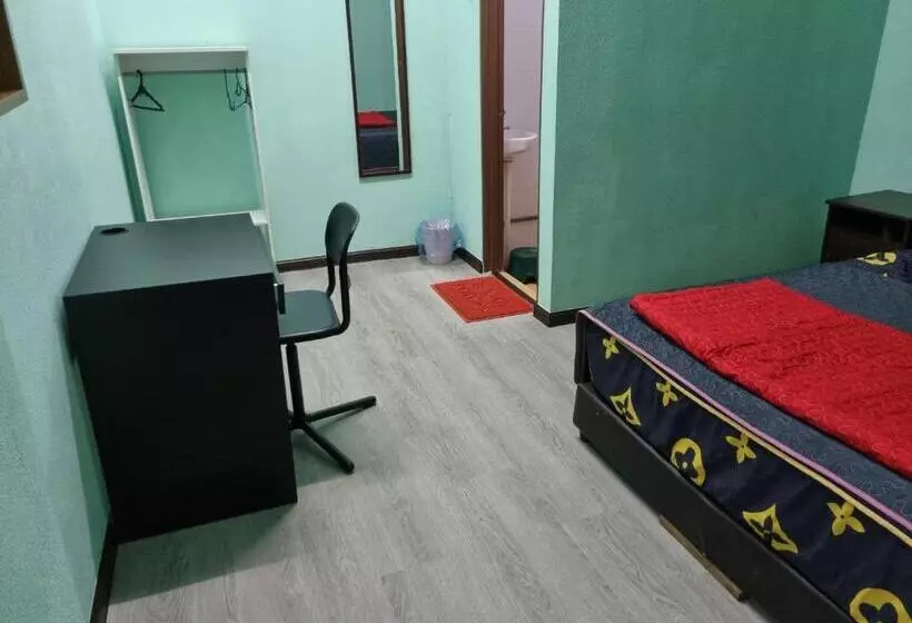 Majatalo E.r. Budget Inn