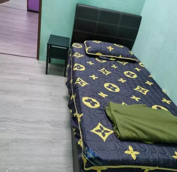 Majatalo E.r. Budget Inn