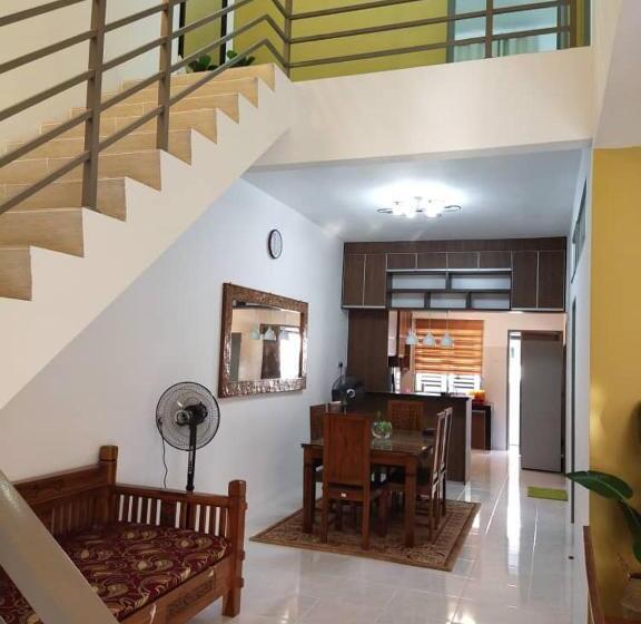 بنسيون Kayu Cengal Homestay