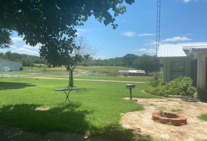 Majatalo The White Cottage