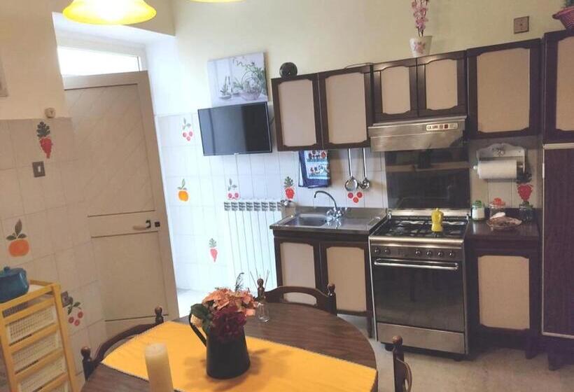 تختخواب و صبحانه La Casetta Di Angela