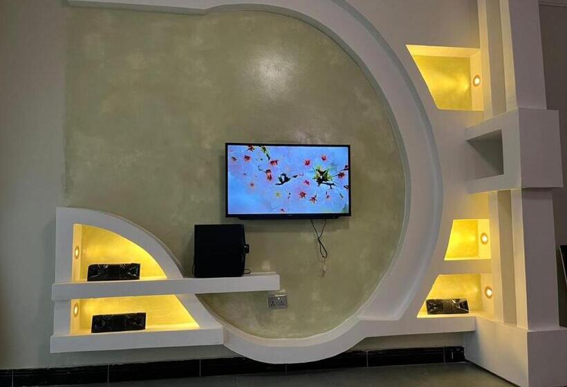 تختخواب و صبحانه Ronald Virtue Apartments