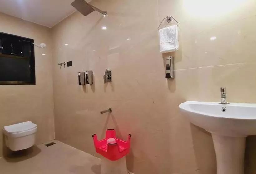 Hotelli Elegance Inn