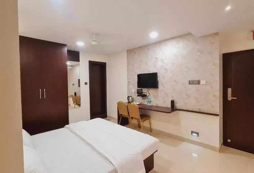 Hotelli Elegance Inn