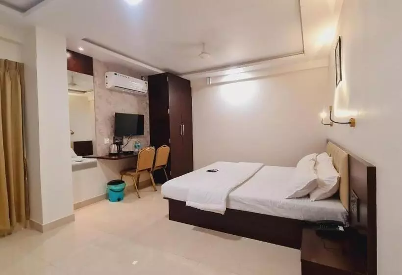 Hotelli Elegance Inn