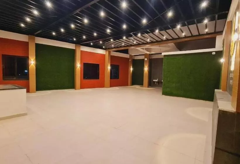 Hotelli Elegance Inn