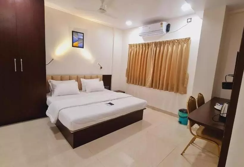 Hotelli Elegance Inn