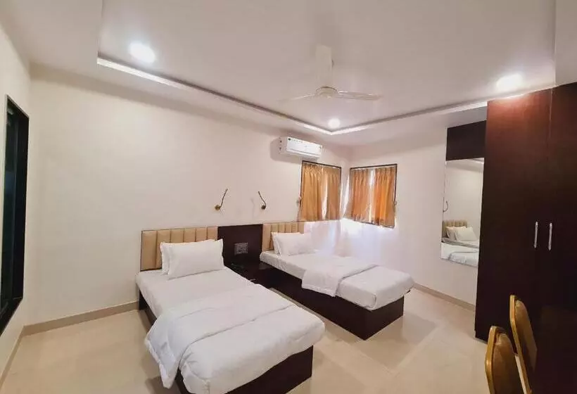 Hotelli Elegance Inn