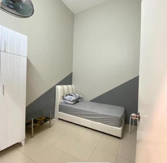 Pensão Dz Guest House