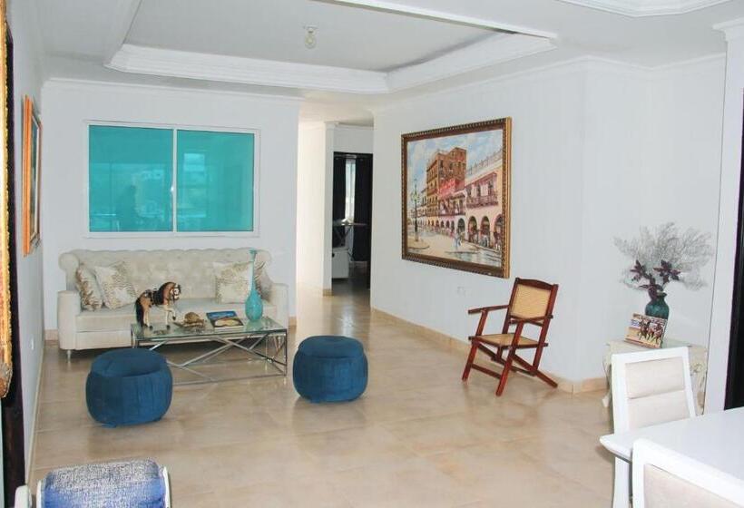 פנסיון Hostal Confort Plaza