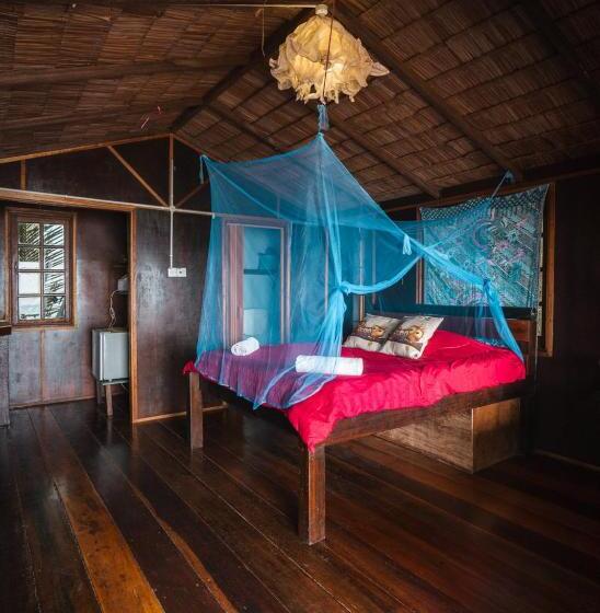 אתר נופש Beachfront Hut Upstairs Astra Beach Shack Chalet