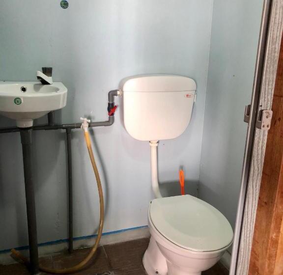 אתר נופש Beachfront Hut Upstairs Astra Beach Shack Chalet