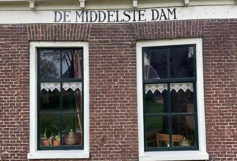 ベッドアンドブレックファースト De Middelste Dam