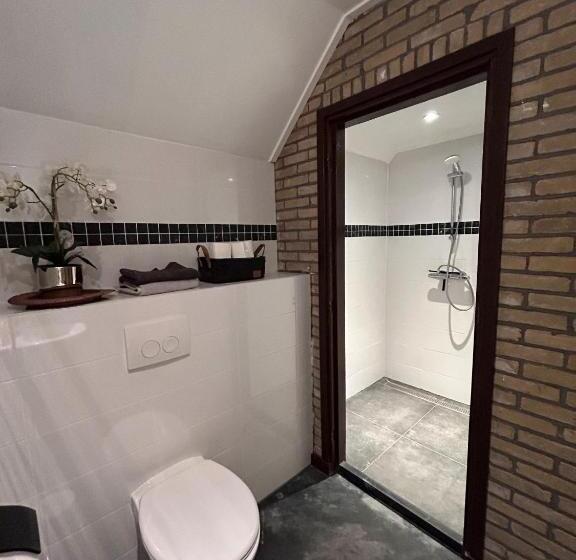 민박 De Middelste Dam