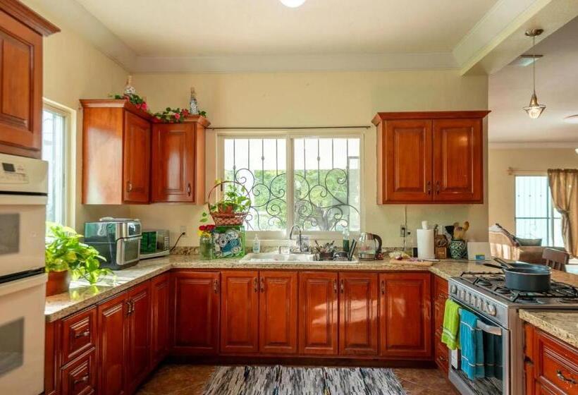 Bed and Breakfast Sojourner’s Vista Del Lago