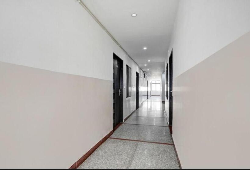 Fabhotel Collection Hotel Sky Heights