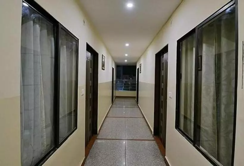 Fabhotel Collection Hotel Sky Heights