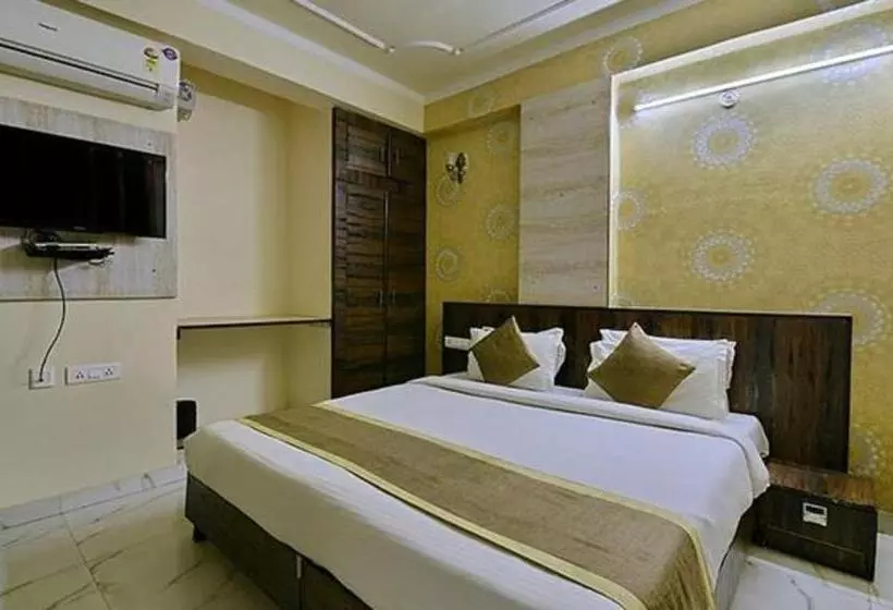 Fabhotel Collection Hotel Sky Heights