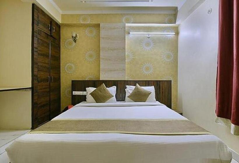 Fabhotel Collection Hotel Sky Heights