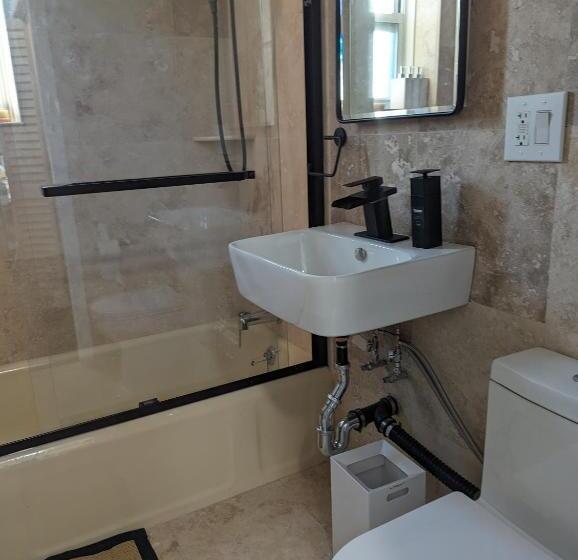 Fully Renovated Manhattan Gem